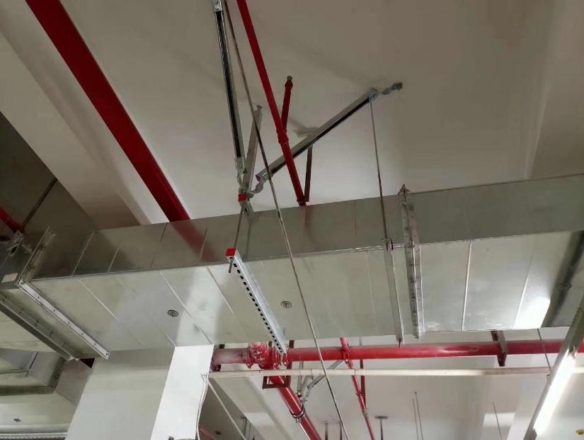 电气设备抗震支架安装场景摄图