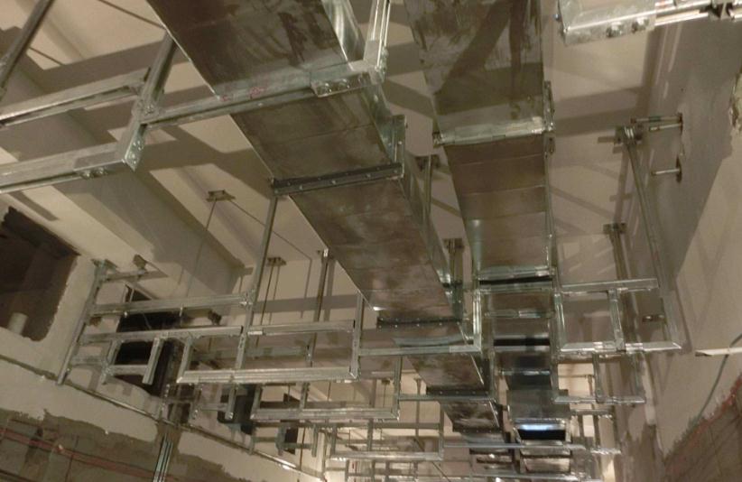 抗震支吊架在电线套管、电缆梯架、电缆托盘、电缆槽盒中的最大间距示意图