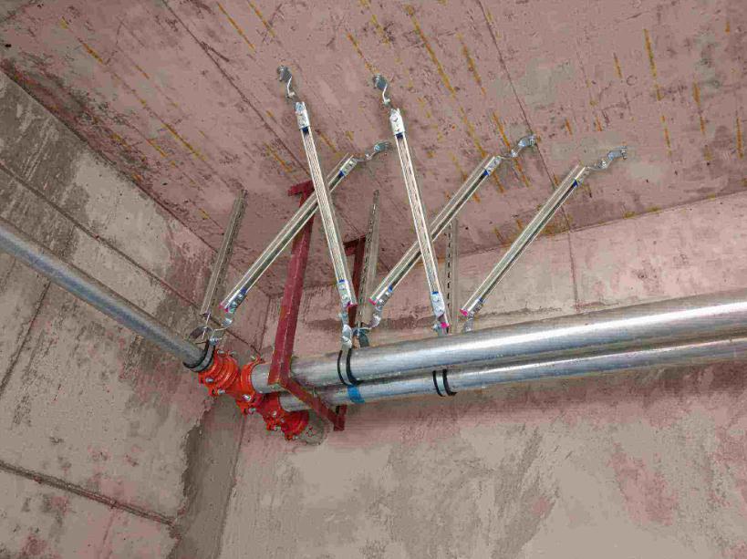冷热水、消防管道系统抗震支架运用实拍图片