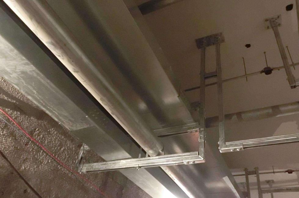 管廊抗震支架施工现场摄图