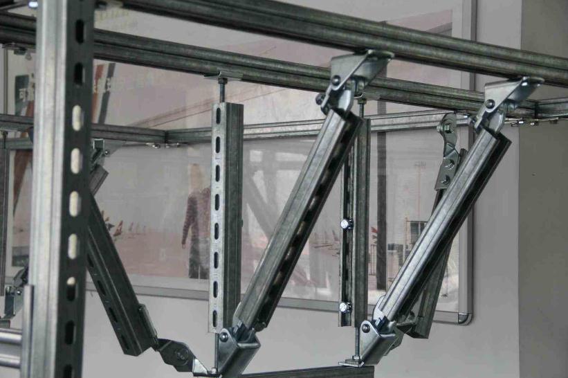 抗震支架安装现场摄图