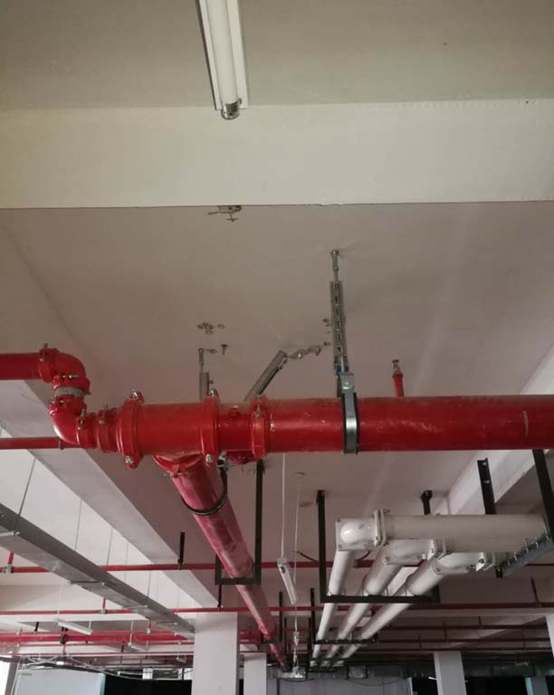 红河州给水抗震支吊架安装案例图片