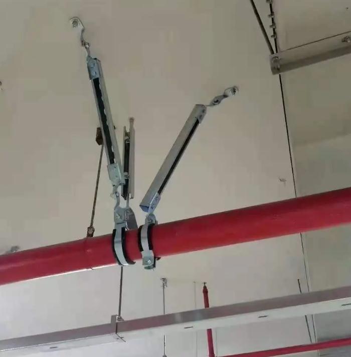 抗震支架安装施工现场摄图